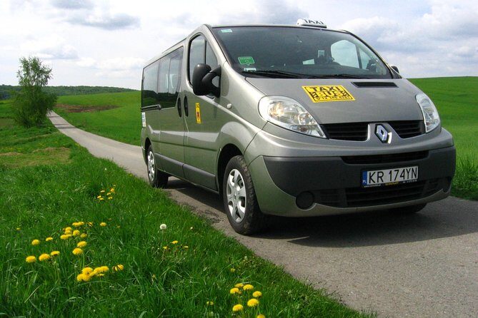 Krakow Balice Airport Round Trip Private Transfer - Getting Met at Balice Airport Without the Guesswork