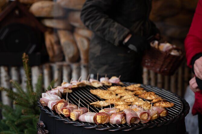 Krakow Christmas Market Immersive Tour - A winter park stroll: the calm between market stops