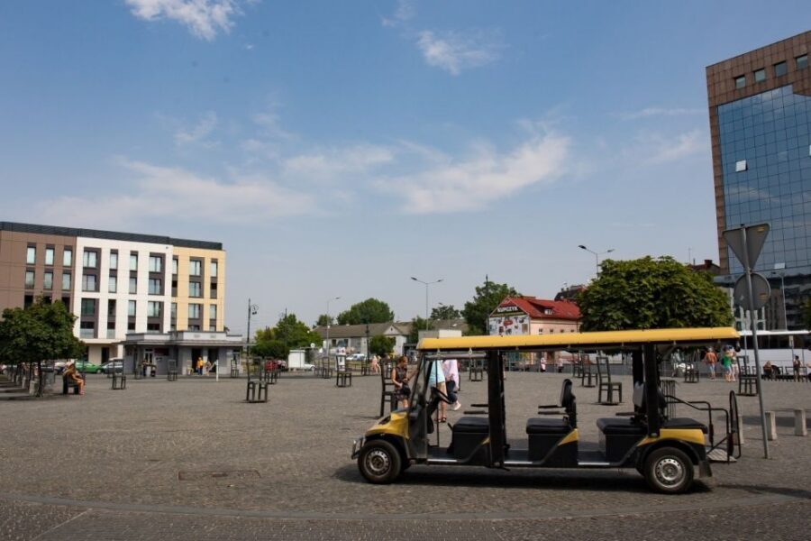 Krakow: City Tour of 3 Districts by Electric Car - Value for money: when a private electric car tour makes sense
