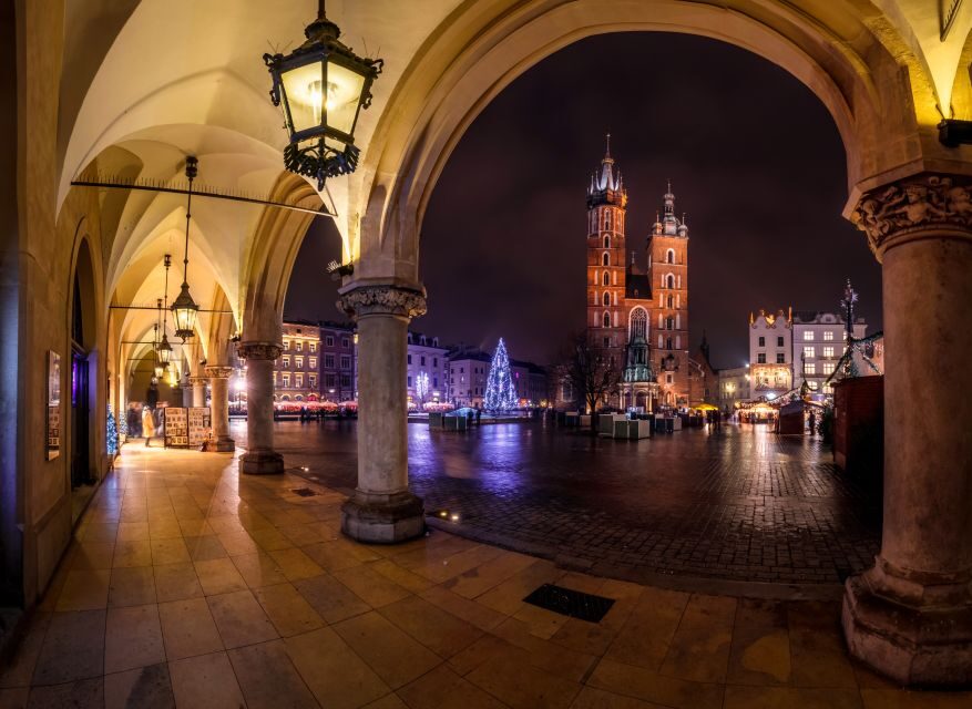 Krakow: Evening Walking Tour with Spooky Stories - Key things to know before you go