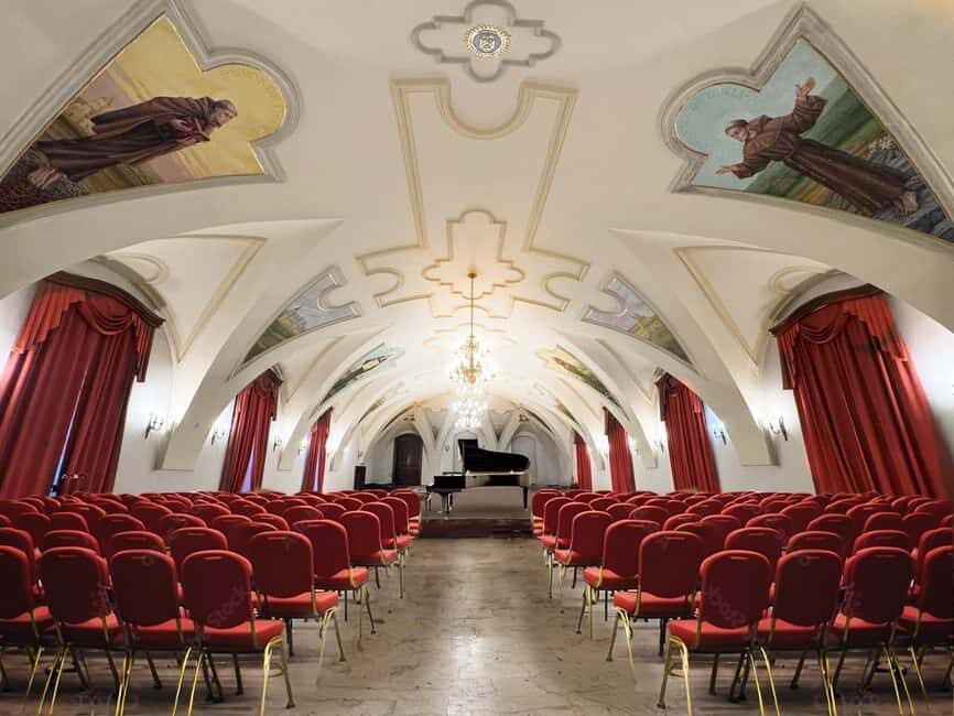 Krakow: Frédéric Chopin Classical Music Candlelight Concert - The Concert Flow: Welcome, Chopin Context, Then Two Performance Blocks