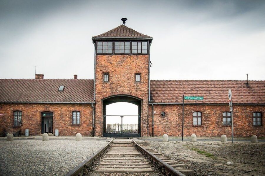 Krakow: Full-Day Auschwitz-Birkenau & Salt Mine Guided Tour - Price and value: is $118 a fair deal for both UNESCO sites?