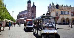 Krakow: Full Tour Regular 1.5h guided city tour by E-Cart - Meeting at Matejko Square (plac Jana Matejki 2, Parking K+R)