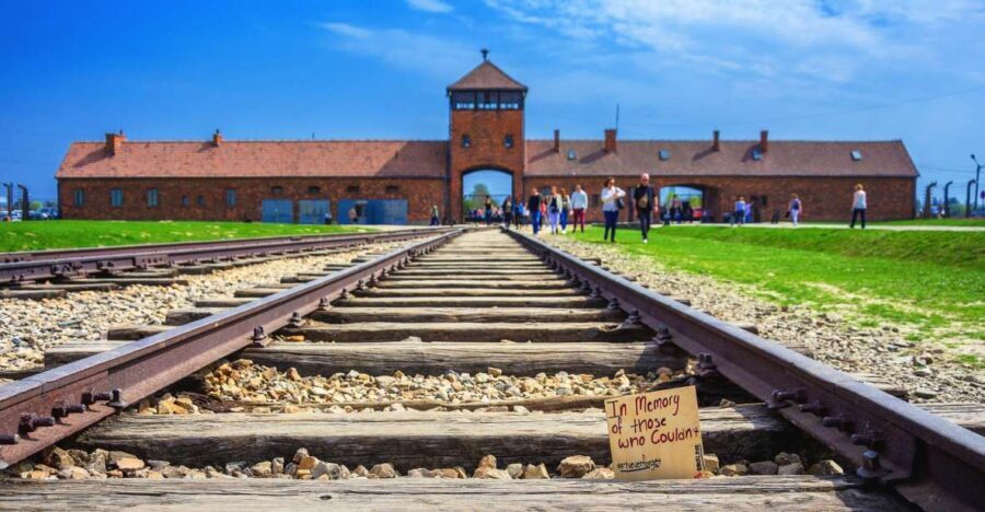 Krakow: Guided Auschwitz Birkenau Tour - Auschwitz I in the morning: what you’ll see (and what to look for)