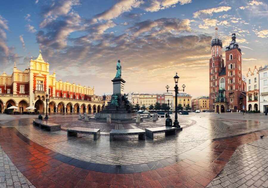Krakow: Guided Old Town Tour - Finding the Tour at plac Szczepański 4 (and why it matters)