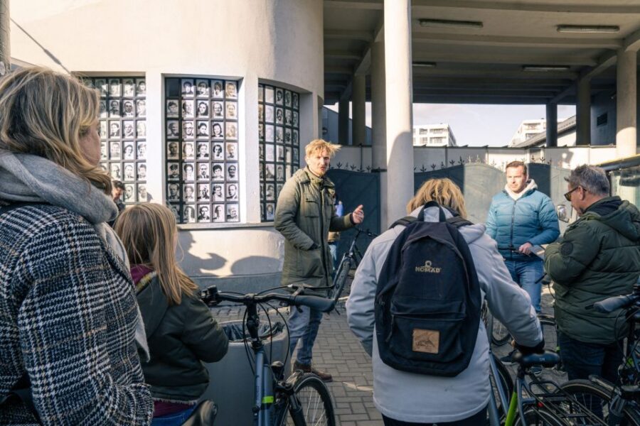 Krakow: Hidden Bike Tour - Where the Stories Start: The Park of Polish Heroes and WWII Memorial Statues