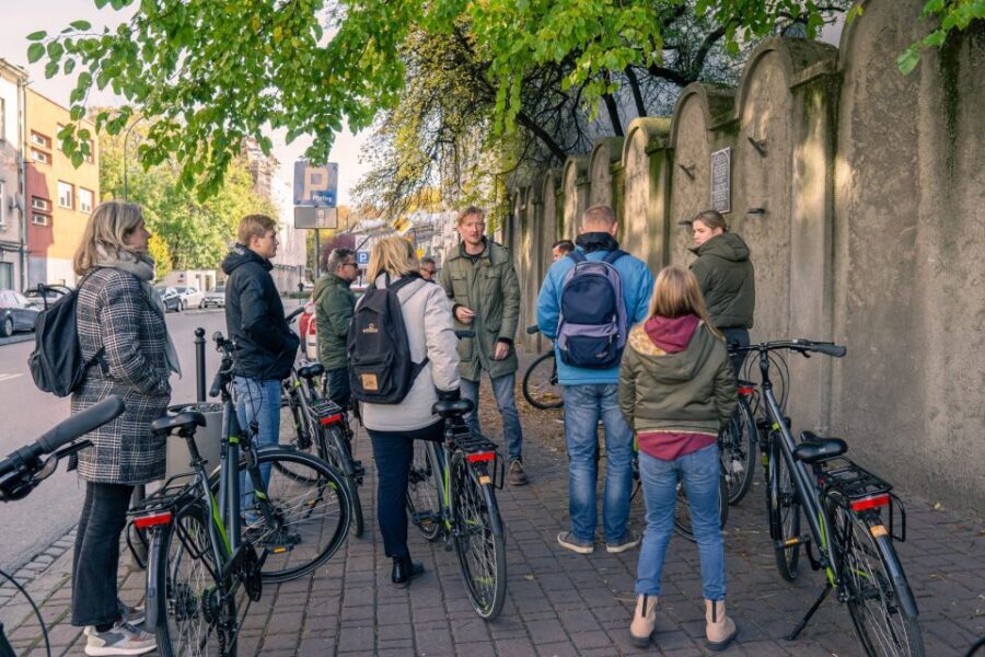 Krakow: Hidden Bike Tour - The Hill Climb and Viewpoint: Small Effort, Big Payoff