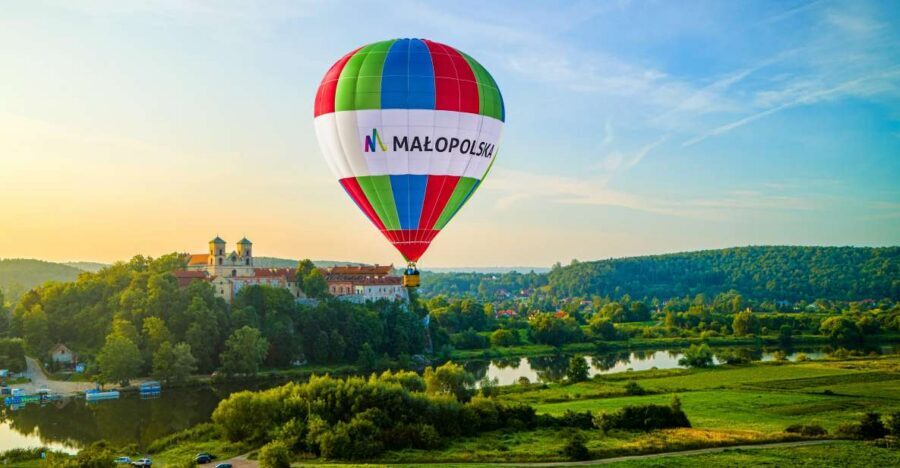 Kraków: Hot Air Balloon Flight with Champagne - Practical Tips: Clothes, Shoes, and Getting Comfortable