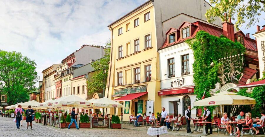 Krakow: Jewish Quarter and Schindler's Factory Guided Tour - Old Synagogue and the Meaning of Sacred Space