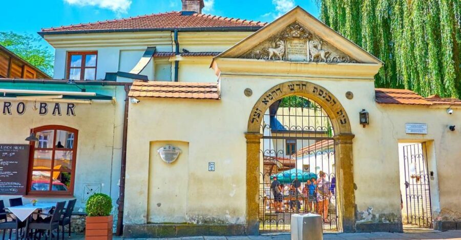 Kraków: Jewish Quarter, Auschwitz, And Salt Mine 3-Day Tour - Day 1: Kazimierz walk where art and history share the same streets