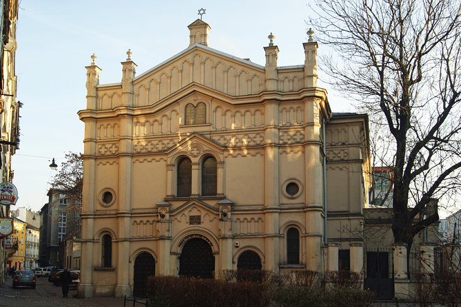 Krakow Kazimierz and Jewish Ghetto Tour with Synagogues - Kazimierz and the Jewish Ghetto: why a guide matters here