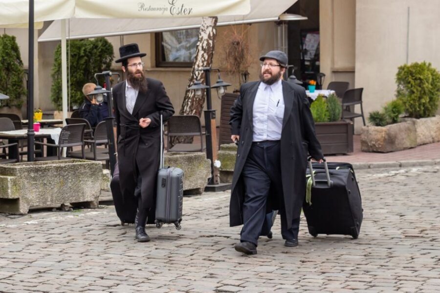 Krakow: Kazimierz Jewish Quarter Guided Walking Tour - Price and Value: $24 for a Structured Kazimierz Walk