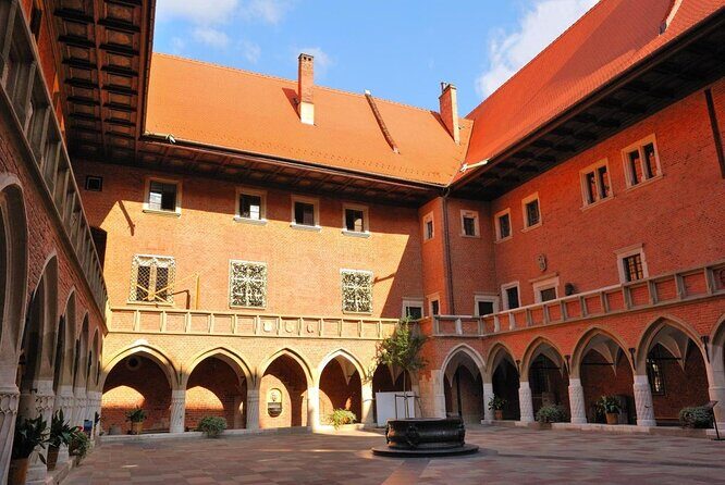 Krakow Morning Walking Tour with Traditional Polish Breakfast - Key Things to Know About This Krakow Morning Tour