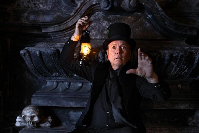 Krakow Night Tour: Ghosts, Vampires and Legends of the Old Town - Stop 1: Rynek Glowny Central Square and the Legend Web