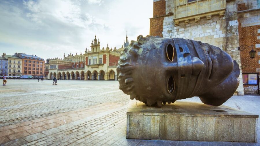 Krakow: Old Town Audio-Guided Walking Tour with Headset - How the headset audio tour works in Krakow’s Old Town
