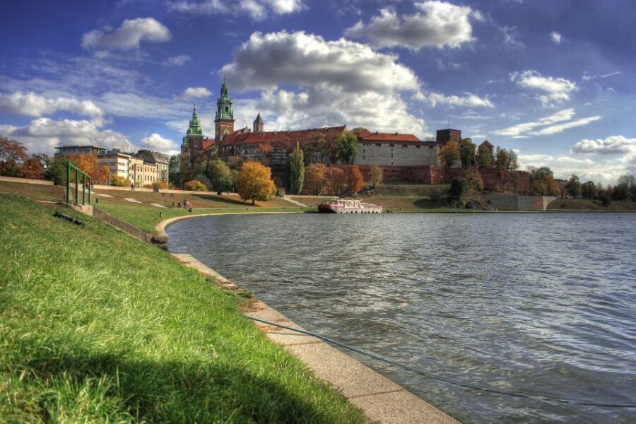 Krakow: Old Town Highlights Private Walking Tour - St Mary’s Basilica and the Veit Stoss altar: why the timing matters