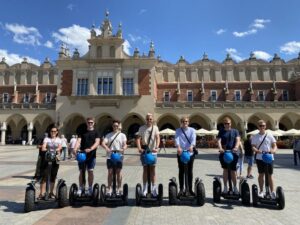 Krakow: Old Town Segway Tour 2 hours - Finding the meeting spot near Wiślna 4 (and what to wear)