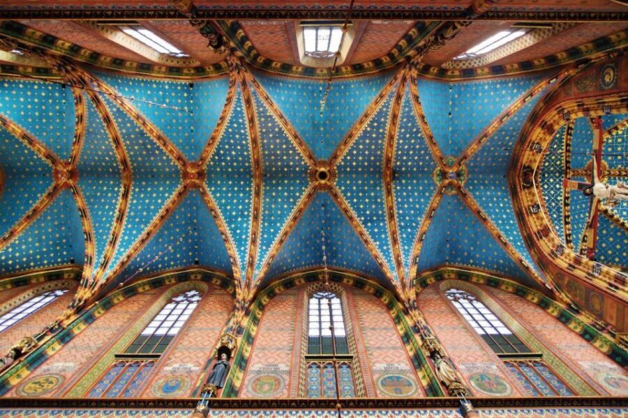 Krakow: Old Town short walk with St. Mary's Basilica visit - Who Should Book This Short Old Town Walk?
