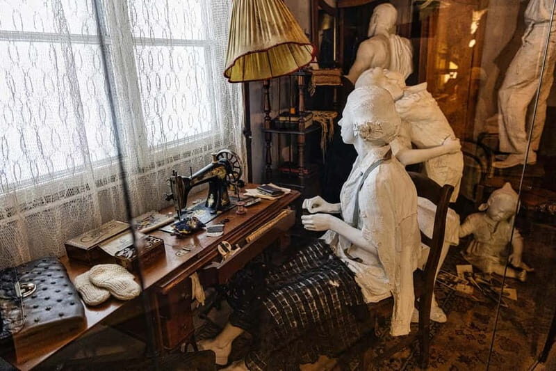 Krakow: Oskar Schindler's Factory Entry Ticket & Guided Tour - What you’ll see: artifacts, multimedia, and wartime recreations