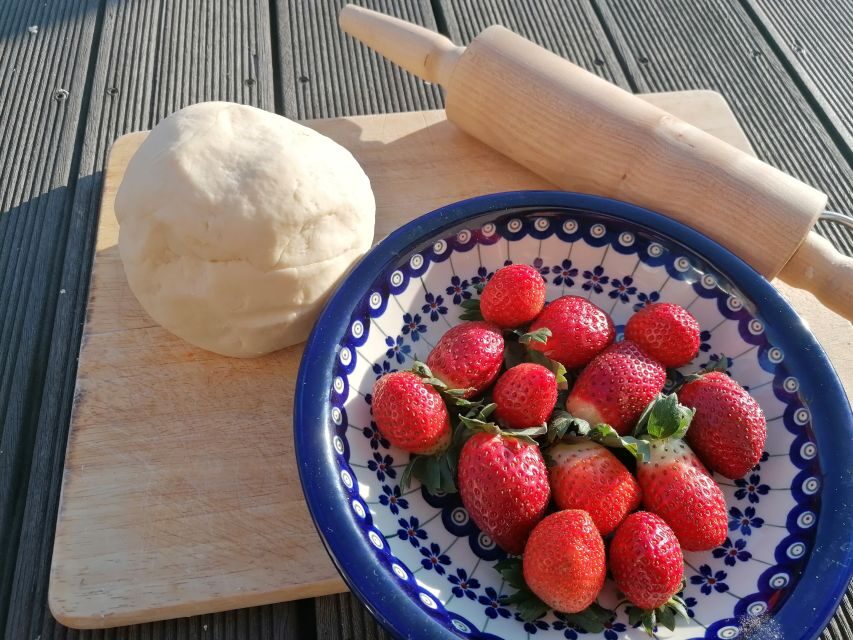 Krakow: Pierogi Home Cooking Class - The farmers market stop: produce, bargaining, and street-level language