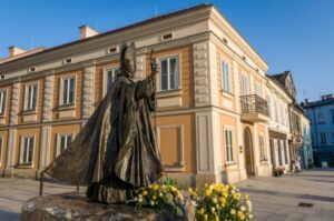 Krakow: Pope John Paul II Guided Tour with Home & Sanctuary - Karol Wojtyla Family Home in Wadowice: the story starts here