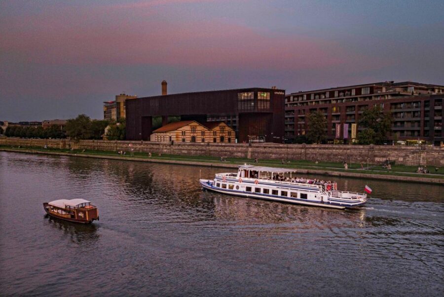 Krakow: Private Traditional Gondola Cruise - Who This Krakow Gondola Cruise Is Best For