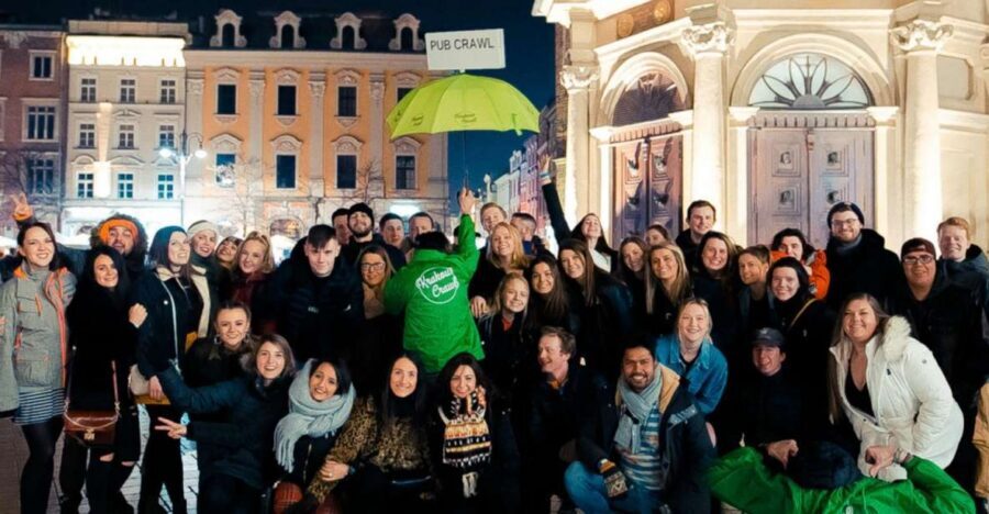 Krakow: Pub, Bar & Club Crawl - Old Town start at plac Mariacki: easy to find, easy to join