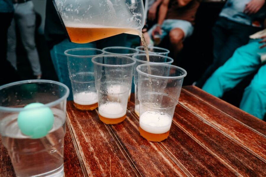 Krakow: Pub, Bar & Club Crawl - The first bar hour (10:00–11:00 PM): unlimited drinks plus real icebreakers