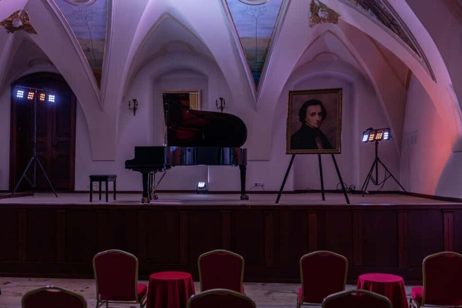 Kraków: Romantic Candlelight Chopin Piano Concert - Your 1-Hour Flow: Welcome, Two Performances, and a Short Break