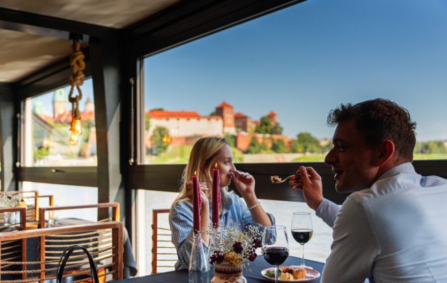 Krakow: Romantic Dinner with a Cruise on the Vistula River - The Set Menu: 5 Courses That Feel Like a Real Value