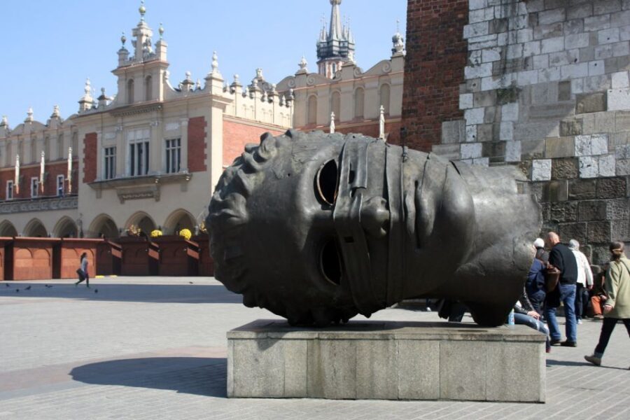 Krakow: Rynek Underground Museum Guided Tour - What You’ll Actually See: Streets, Artifacts, and the Story Between Them