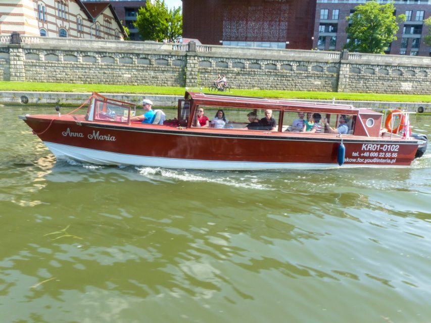 Krakow: Scenic River Cruise - Manggha Center plus Kazimierz and Podgórze from the water