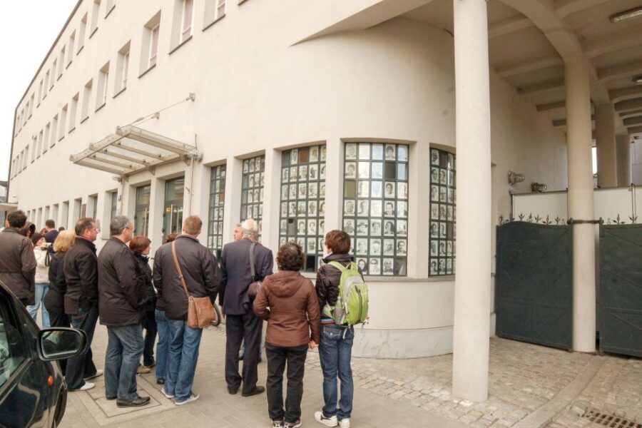 Krakow: Schindler's Factory Guided Tour with Entry Ticket - Price and Value: Is It Worth $25?