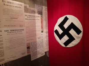 Krakow: Schindler's Factory Tour with Entrance Ticket - What the Guide Adds: Context, Emotion, and a Balanced Lens