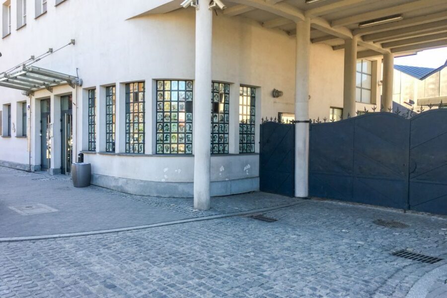 Krakow: Schindler's Factory Tour with Entrance Ticket - What the Guide Adds: Context, Emotion, and a Balanced Lens