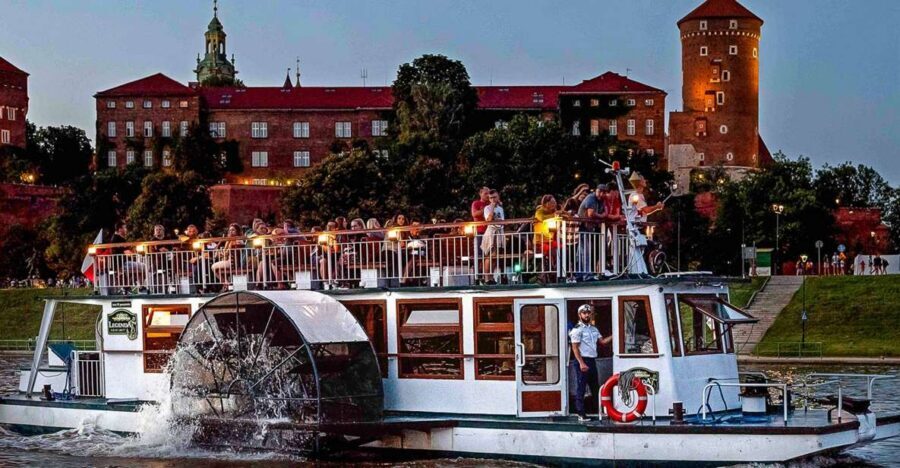 Krakow: Sightseeing Cruise by Vistula River - Boarding vibe: relaxed, not hectic