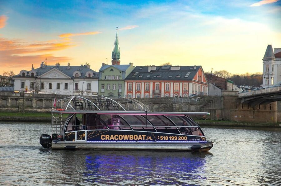 Krakow: Sightseeing Cruise on Vistula River with Audio Guide - Price and value: what $26 buys you for a city-view hour