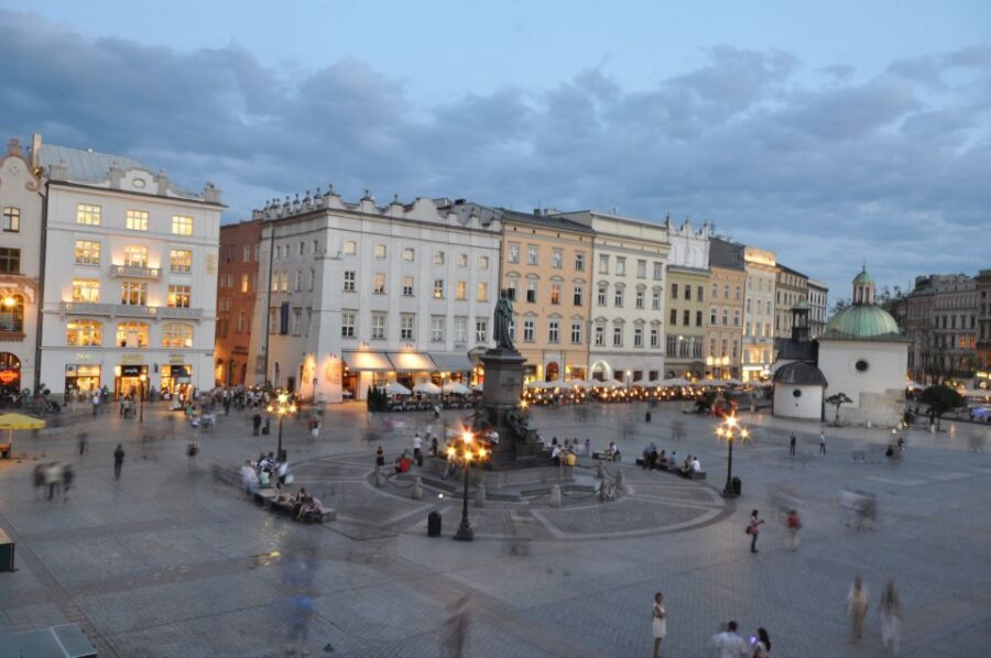 Krakow: Skip the Line Underground Museum and Old Town - Why the Small Private Group Matters (Especially Underground)
