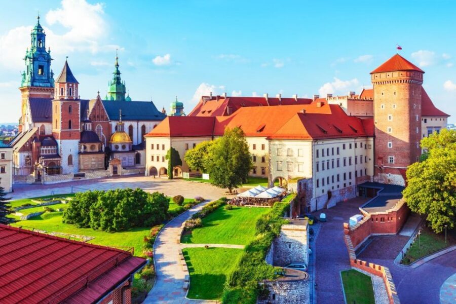 Krakow: Skip-the-Line Wawel Castle and Hill Guided Tour - Who should book this tour