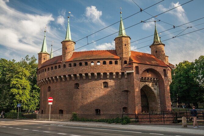 Krakow: Street Food Tasting Walking Tour - Polish Alcohol Tastings: Vodka, Spirits, and Responsible Pairing