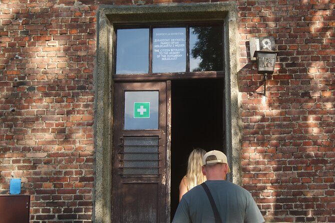 Krakow to Auschwitz Birkenau and Salt Mine 1 Day Tour - Lunch and What You Should Plan to Eat