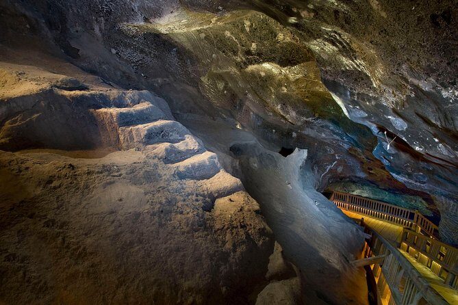 Krakow to Wieliczka: Salt Mine Guided Tour with Ticket & Transfer - Group size, pacing, and how the tour feels in a crowd