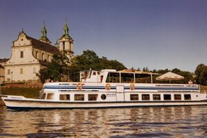 Krakow Vistula River 1 Hour Sightseeing Cruise - Boat comfort: what to expect from different ship types