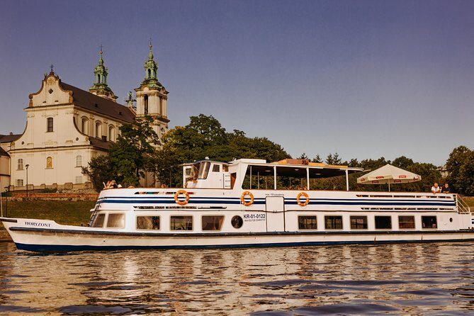 Krakow Vistula River 1 Hour Sightseeing Cruise - Boat comfort: what to expect from different ship types