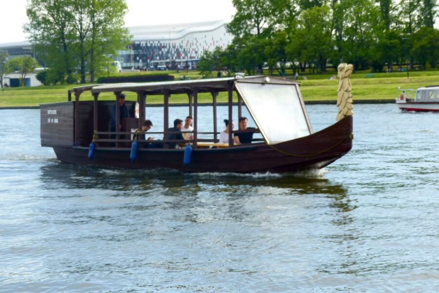 Krakow: Vistula River Cruise with Historical Views - From Powiśle Street to Wawel Hill: The Cruise’s Big Payoff