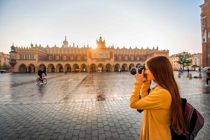 Krakow Walking Tour with Audioguide on Your Smartphone - Kanonicza Street: a quieter cobblestone reset