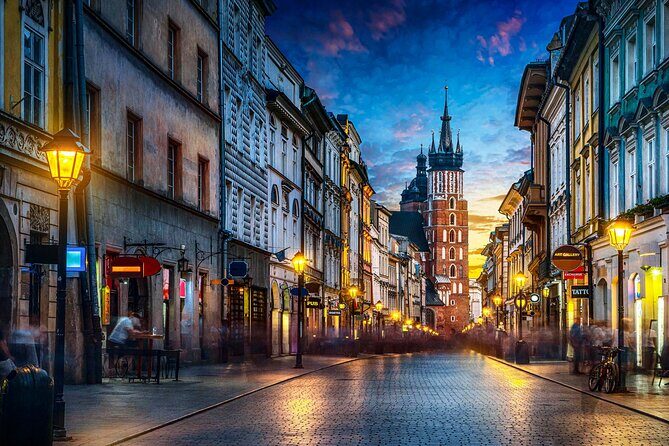 Krakow Walking Tour with Audioguide on Your Smartphone - St. Florian’s Gate and Florianska Street: Gothic gateway to everyday life