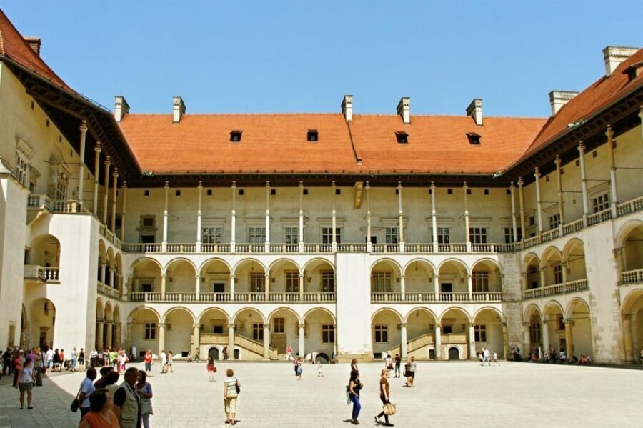 Krakow: Wawel Castle and Cathedral Guided Tour - Wawel Castle State Rooms: art, royal rooms, and collected culture