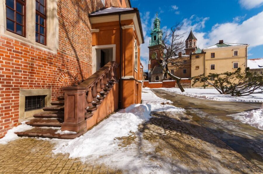 Krakow: Wawel Castle and Cathedral Guided Tour - Meeting point at St. Mary Magdalene Square: the easiest way to avoid a stress spiral