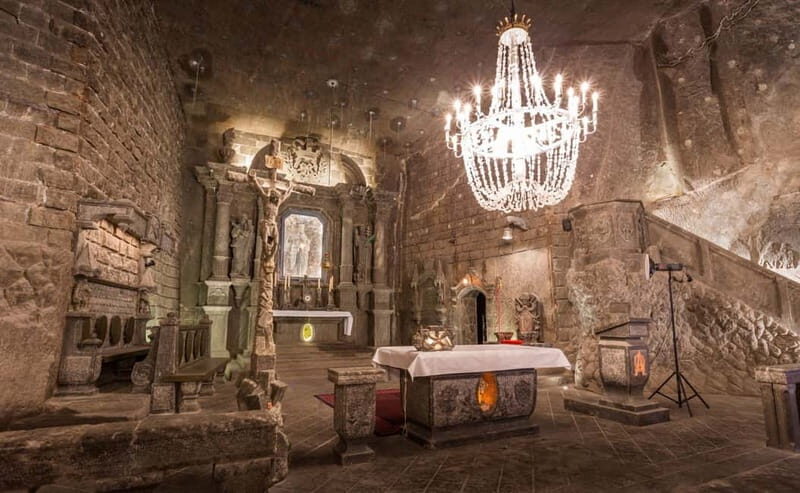 Kraków: Wieliczka Salt Mine Guided Tour with Transfer - The descent: 800 steps, 14–16°C air, and practical pacing